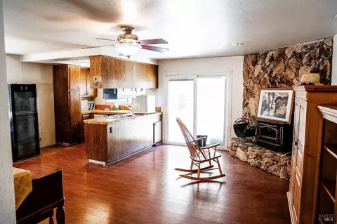 Living - 798 Colleen Dr, Windsor, CA 95492 photo 1 of 3