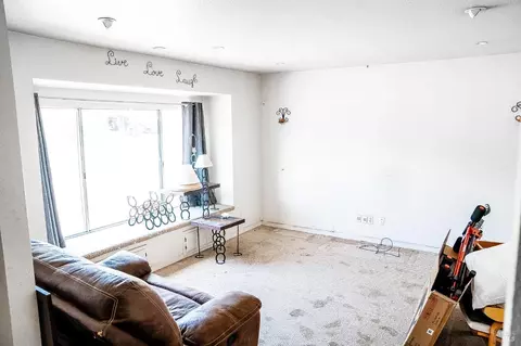 Living - 798 Colleen Dr, Windsor, CA 95492 photo 3 of 3