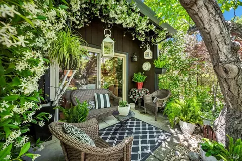 264 Los Alamos Rd, Santa Rosa, CA 95409
