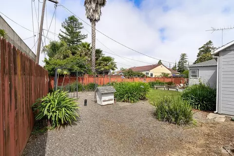 Exterior - 1117 Maple Ave, Vallejo, CA 94591 photo 8 of 9