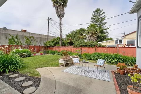 Exterior - 1117 Maple Ave, Vallejo, CA 94591 photo 5 of 9