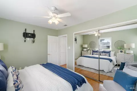 Bedroom - 1117 Maple Ave, Vallejo, CA 94591 photo 2 of 4