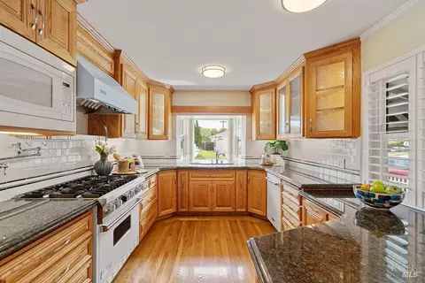 Kitchen - 1117 Maple Ave, Vallejo, CA 94591 photo 2 of 6