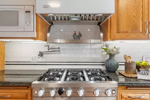 Kitchen - 1117 Maple Ave, Vallejo, CA 94591 photo 6 of 6