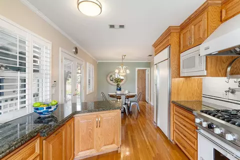 Kitchen - 1117 Maple Ave, Vallejo, CA 94591 photo 5 of 6