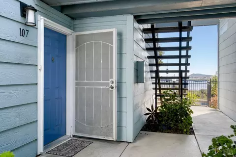 Entry Way - 107 Lighthouse Dr, Vallejo, CA 94590 photo 1 of 1