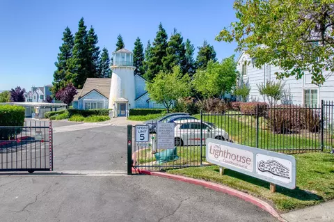 107 Lighthouse Dr, Vallejo, CA 94590