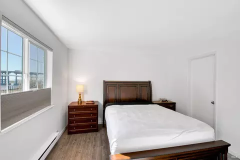 Bedroom - 107 Lighthouse Dr, Vallejo, CA 94590 photo 4 of 4