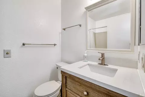 Bath - 107 Lighthouse Dr, Vallejo, CA 94590 photo 1 of 3
