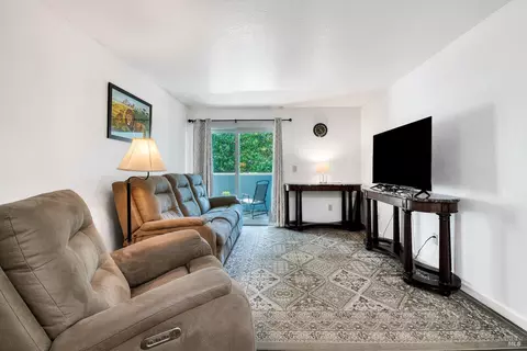 Living - 107 Lighthouse Dr, Vallejo, CA 94590 photo 2 of 2