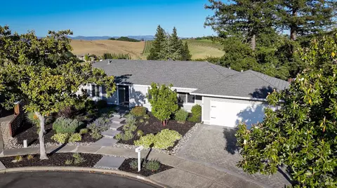 3392 Royal Ct, Napa, CA 94558