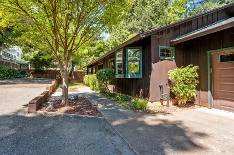 Exterior - 1122 W Standley St, Ukiah, CA 95482 photo 2 of 9
