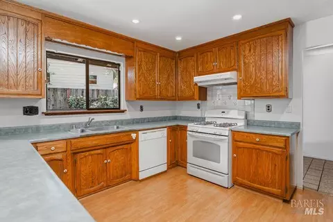 Kitchen - 1122 W Standley St, Ukiah, CA 95482 photo 3 of 4