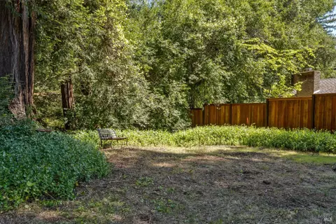 Exterior - 1122 W Standley St, Ukiah, CA 95482 photo 6 of 9