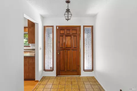Entry Way - 1122 W Standley St, Ukiah, CA 95482 photo 1 of 1