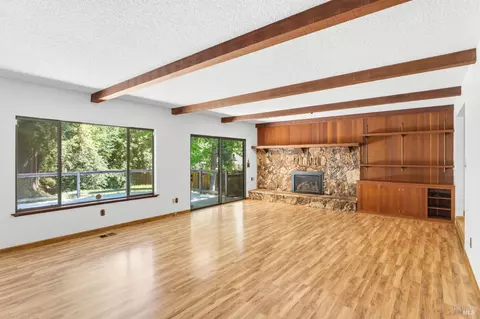 Living - 1122 W Standley St, Ukiah, CA 95482 photo 1 of 4