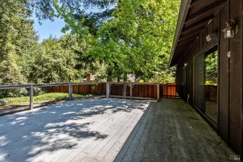 Exterior - 1122 W Standley St, Ukiah, CA 95482 photo 3 of 9