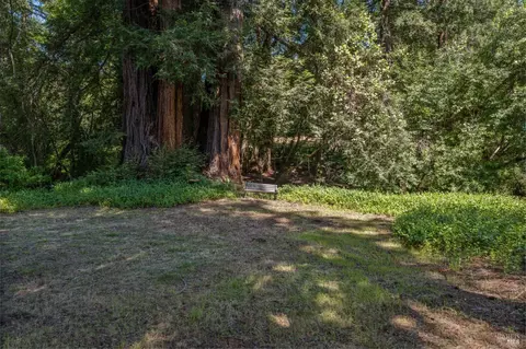 Exterior - 1122 W Standley St, Ukiah, CA 95482 photo 5 of 9
