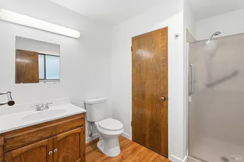 Bath - 1122 W Standley St, Ukiah, CA 95482 photo 2 of 2
