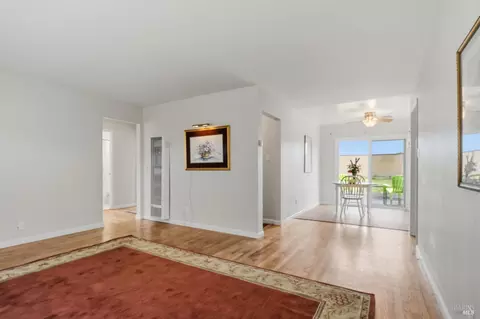 Living - 124 Ifland Way, Vallejo, CA 94589 photo 3 of 3