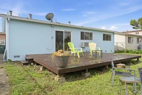 Exterior - 124 Ifland Way, Vallejo, CA 94589 photo 3 of 7