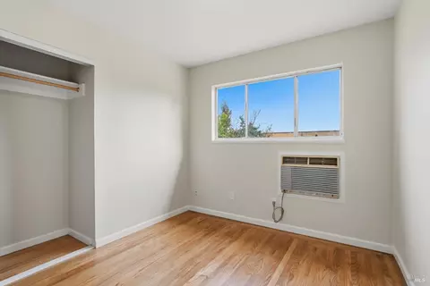 Bedroom - 124 Ifland Way, Vallejo, CA 94589 photo 4 of 4