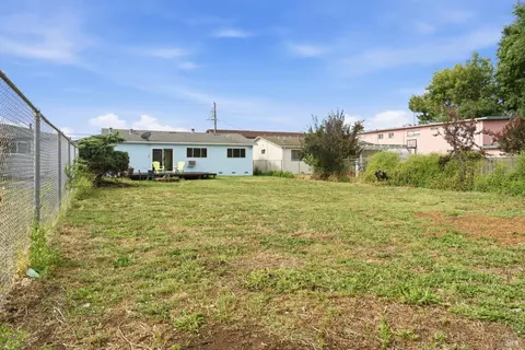 Exterior - 124 Ifland Way, Vallejo, CA 94589 photo 4 of 7