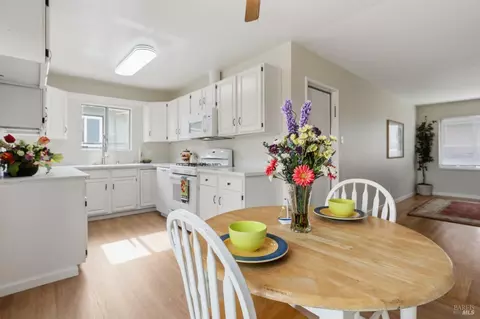 Dining - 124 Ifland Way, Vallejo, CA 94589 photo 1 of 1