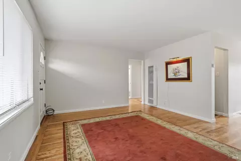 Living - 124 Ifland Way, Vallejo, CA 94589 photo 2 of 3