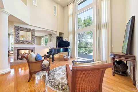 Living - 950 Appleridge Pl, Fairfield, CA 94534 photo 2 of 13