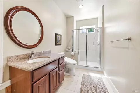 Bath - 950 Appleridge Pl, Fairfield, CA 94534 photo 8 of 8