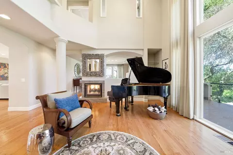 Living - 950 Appleridge Pl, Fairfield, CA 94534 photo 4 of 13