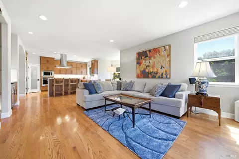 Living - 950 Appleridge Pl, Fairfield, CA 94534 photo 7 of 13