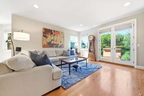Living - 950 Appleridge Pl, Fairfield, CA 94534 photo 5 of 13