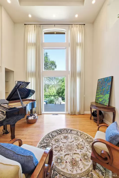 Living - 950 Appleridge Pl, Fairfield, CA 94534 photo 10 of 13