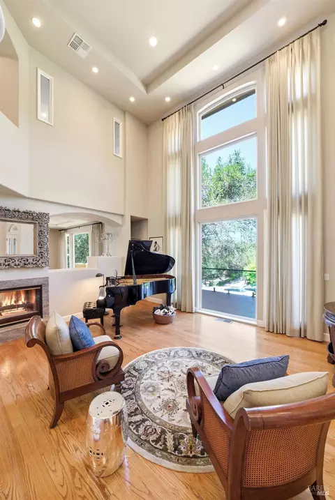Living - 950 Appleridge Pl, Fairfield, CA 94534 photo 11 of 13