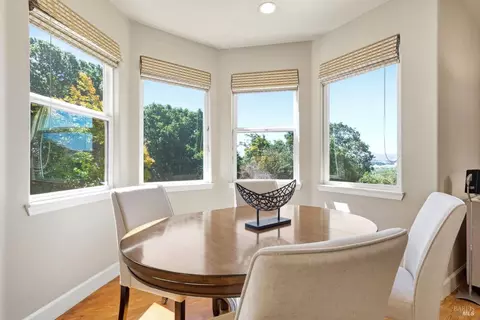 Dining - 950 Appleridge Pl, Fairfield, CA 94534 photo 6 of 7