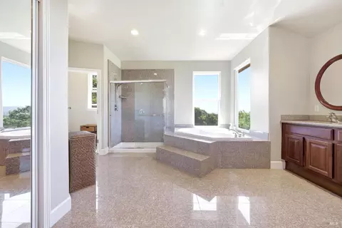Bath - 950 Appleridge Pl, Fairfield, CA 94534 photo 2 of 8
