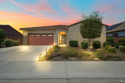 670 Wisteria Ln, Dixon, CA 95620