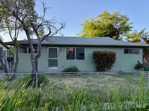 320 16th St, Lakeport, CA 95453