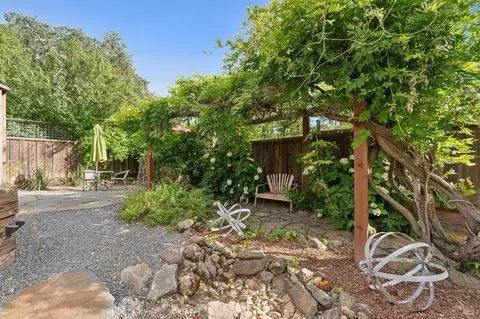 Exterior - 710 E Thomson Ave, Sonoma, CA 95476 photo 9 of 32