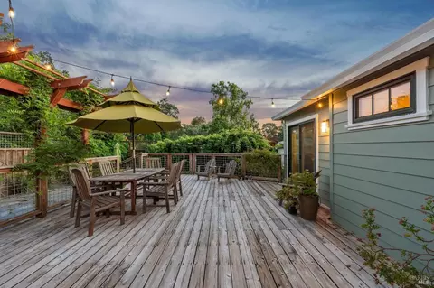 Exterior - 710 E Thomson Ave, Sonoma, CA 95476 photo 2 of 32