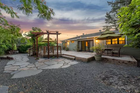710 E Thomson Ave, Sonoma, CA 95476