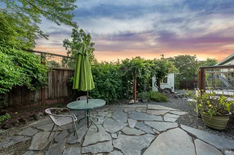 Exterior - 710 E Thomson Ave, Sonoma, CA 95476 photo 22 of 32