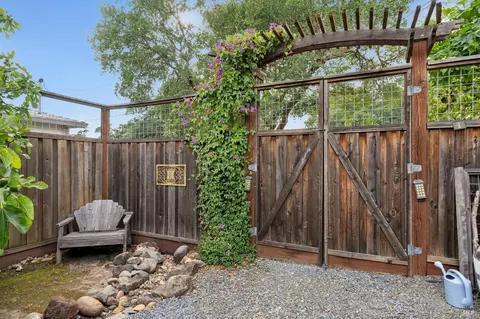 Exterior - 710 E Thomson Ave, Sonoma, CA 95476 photo 12 of 32