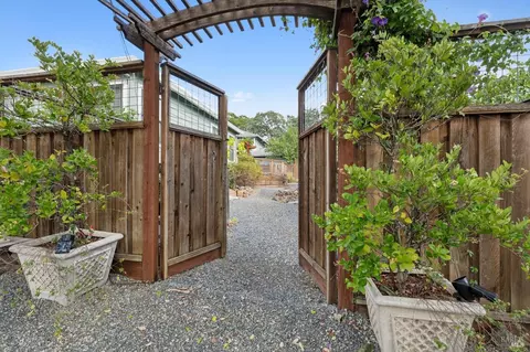 Exterior - 710 E Thomson Ave, Sonoma, CA 95476 photo 11 of 32