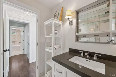 Bath - 710 E Thomson Ave, Sonoma, CA 95476 photo 3 of 5