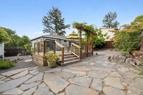 Exterior - 710 E Thomson Ave, Sonoma, CA 95476 photo 8 of 32