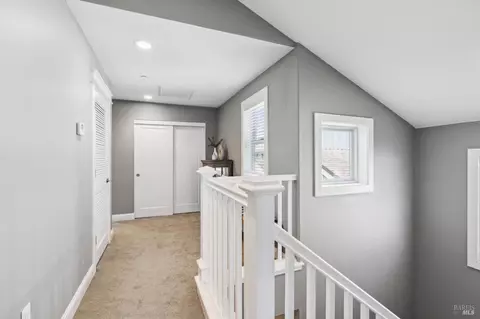 Entry Way - 117 Grayson Way, Healdsburg, CA 95448 photo 6 of 6