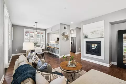 117 Grayson Way, Healdsburg, CA 95448